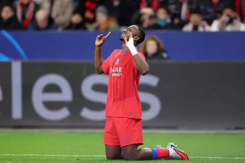 باريس سان جيرمان يقترب من تجديد عقد باتشو